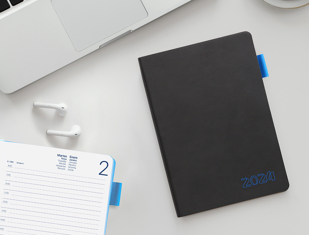 AGENDA ENCUADERNADA LIDERPAPEL SIFNOS A5 2024 DIA PAGINA COLOR AZUL PAPEL 70 GR